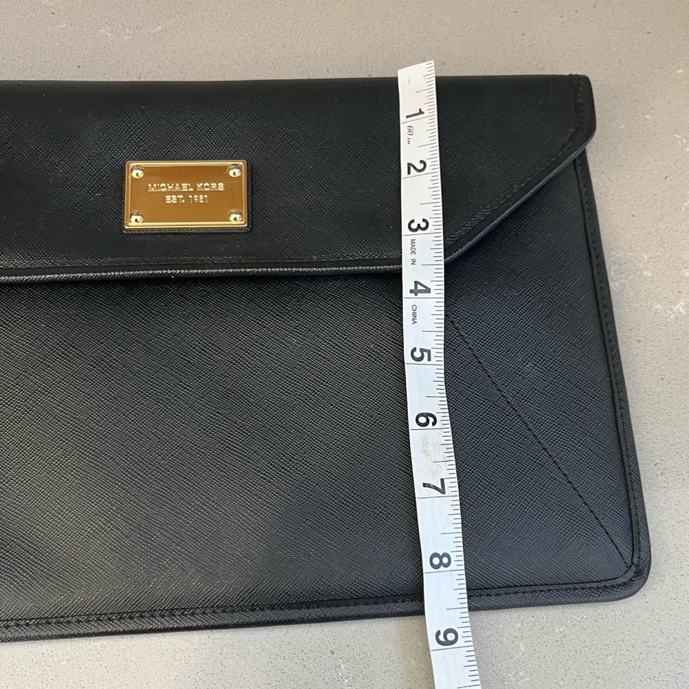 Michael Kors Saffiano Leather Black Envelope Clutch Portfolio Laptop Case - Picture 9 of 10